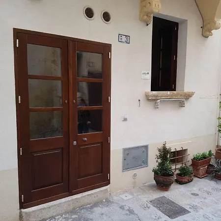 Beautiful Holiday House In Gallipoli's Old Town Holiday home *